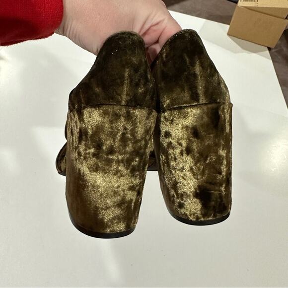 Cabi Interlock Block Crushed Velvet Heels in Moss Size 7 - Picture 6 of 12